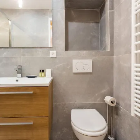 Apartment Charming In The Heart Of Paris